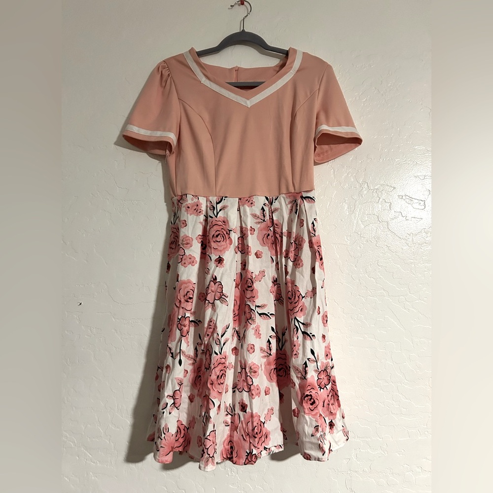 Ódizli
Médium
-bust 36.4 
-waist 29.6 
-hip 38.4 
-length 39 
Women’s vintage